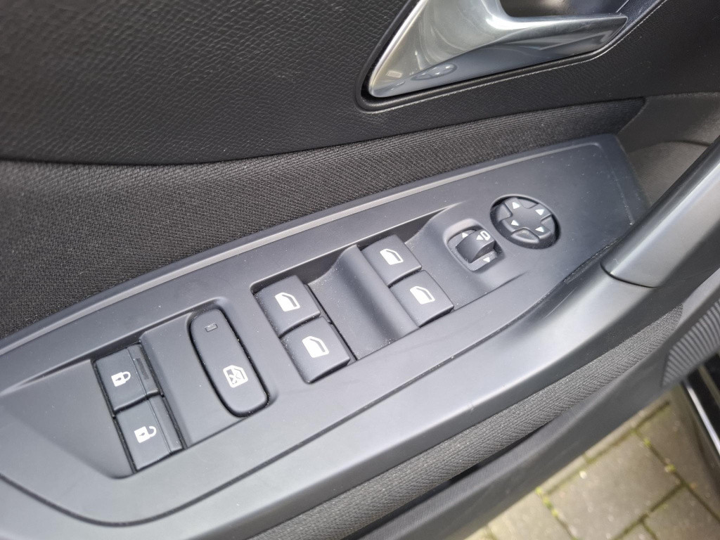 Peugeot 308 sw 110 active pack business nav/clim/lmv/park