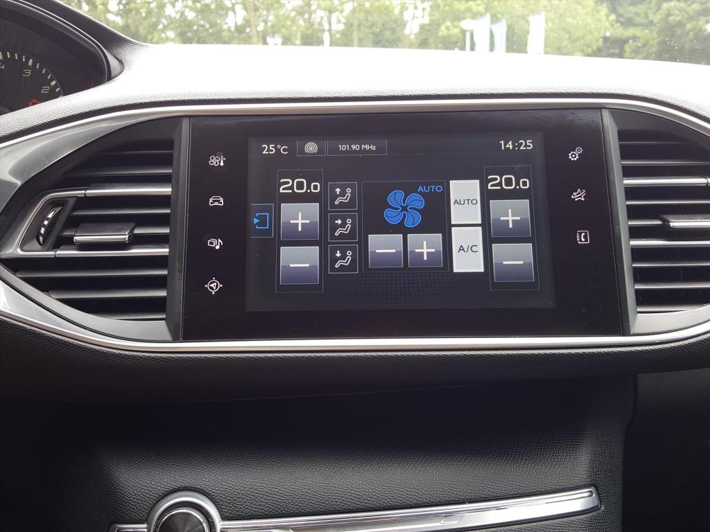 Peugeot 308 1.2 e-thp 110pk blue lease premium | navigatie | bt | cruise & 