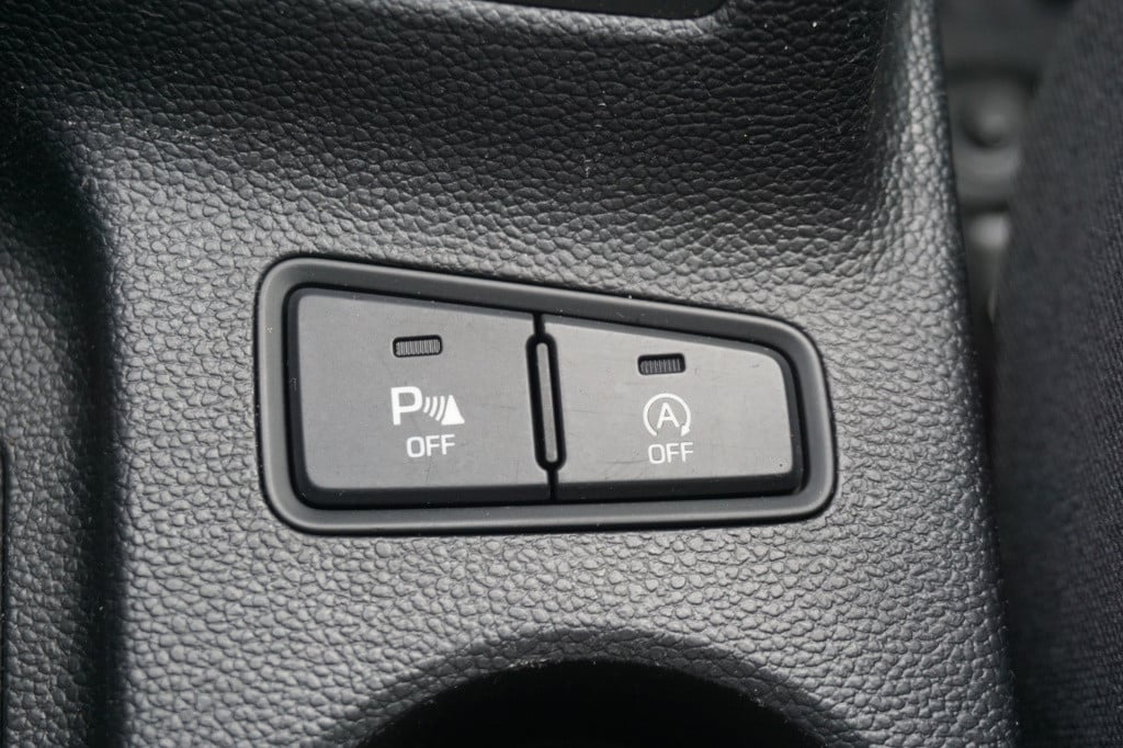 Hyundai I 20 1.2 hp i-motion airco / elektr/ ramen / cruise / lm velgen tre