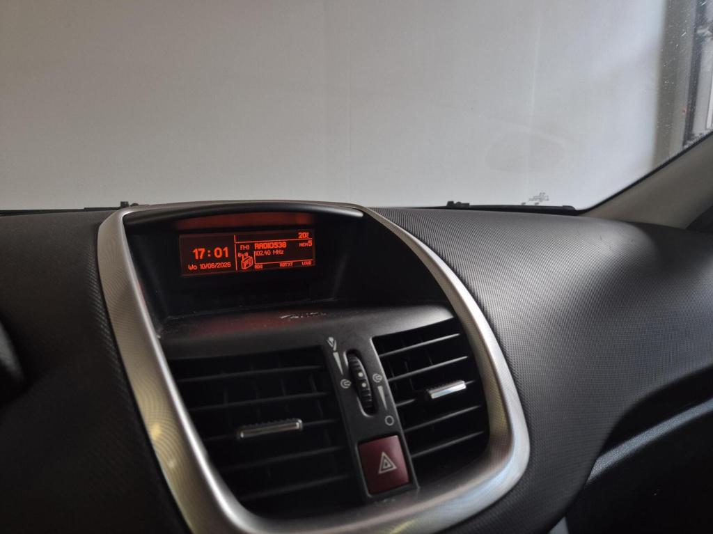 Peugeot 207 1.6 vti xs