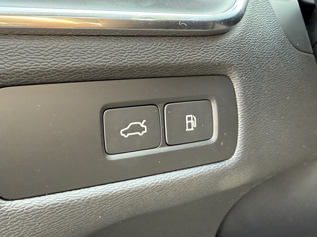 Volvo XC60 t6 awd gt essential driver assist