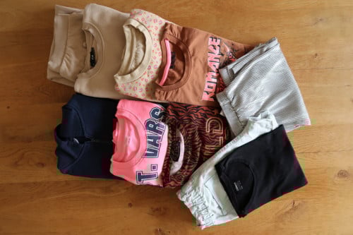 Kleding pakket in maat 164, alles schoon en fris en in zeer goede staat.