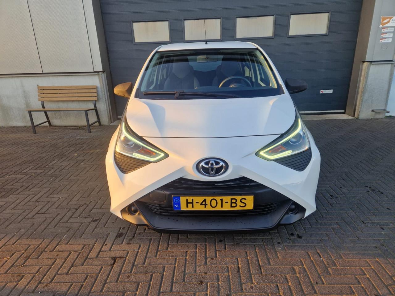 TE KOOP TOYOTA AYGO 1.0 VVT -I-X FUN EURO 6 ZUINIGHEIDSLABEL B