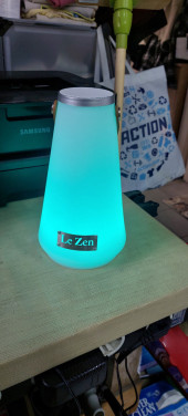 Le Zen lamp met een spreker