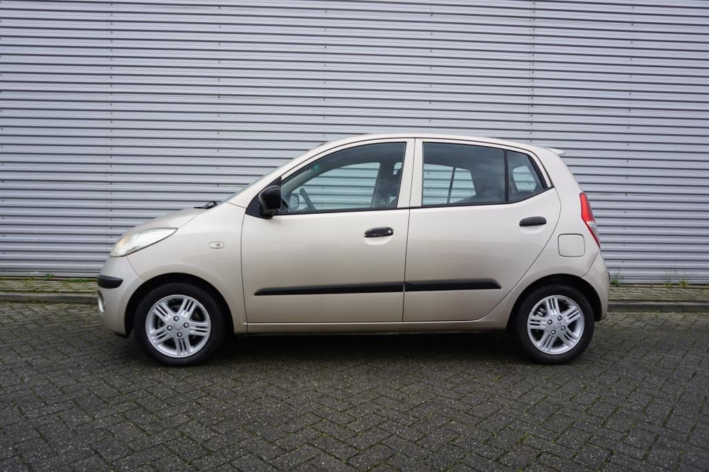 Hyundai I 10 1.25i dynamic cool airco / elektr. ramen / lm velgen / nap