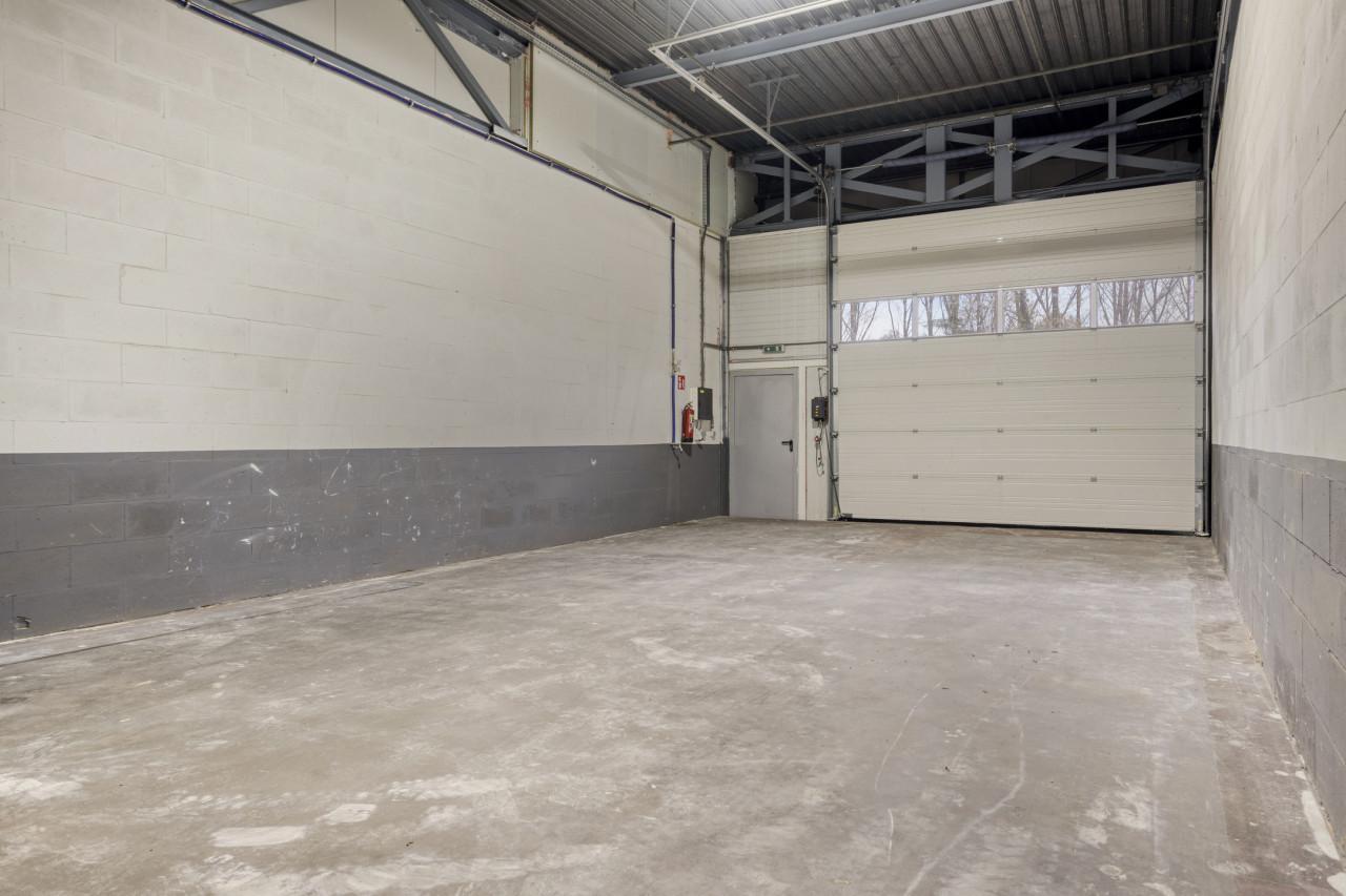 TE HUUR | Bedrijfsruimtes in Axel