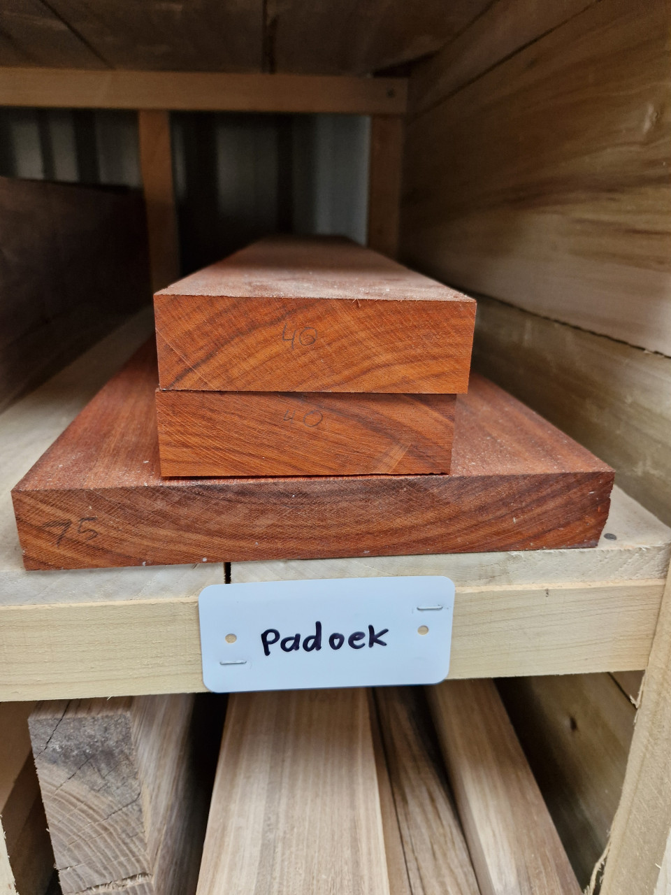 Meubel en draaihout veel hout soorten