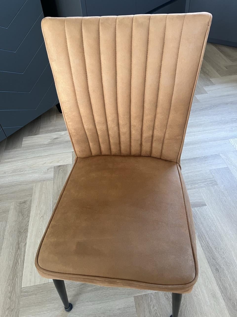 Eettafel met 6 stoelen