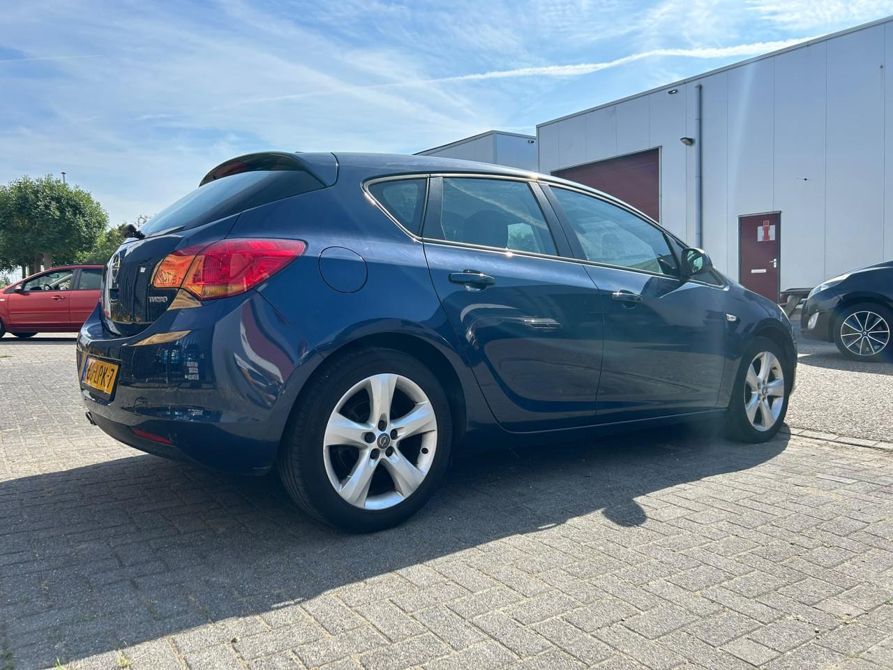 Opel Astra 1.4 Turbo Edition Airco Cruise 17" LM Regensensor Opel Eye APK
