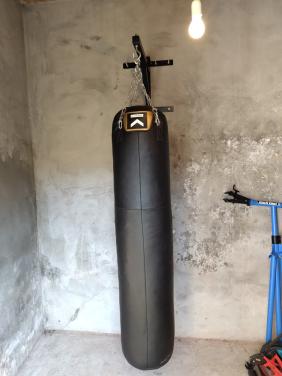 Bokszak 150cm 35kg met muurbeugel