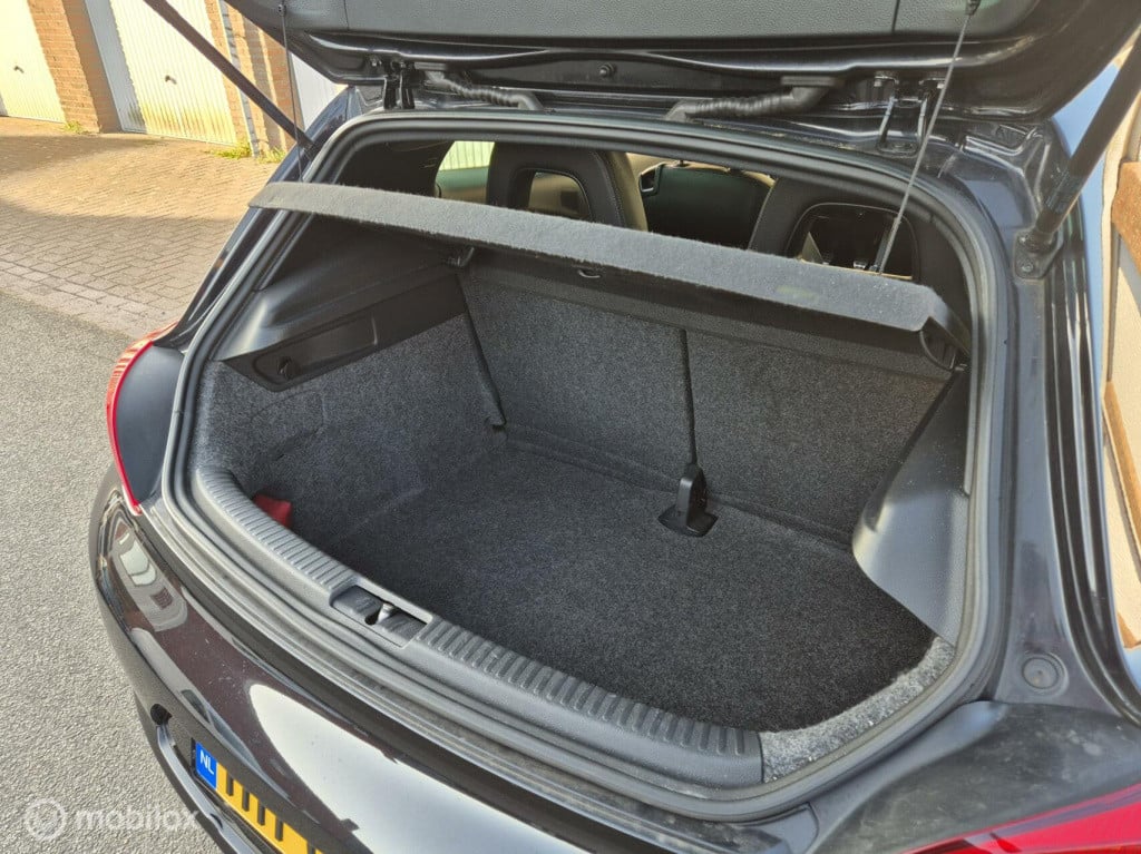 Volkswagen Scirocco 1.4 tsi / stoelverwarming / bose / nieuwe apk