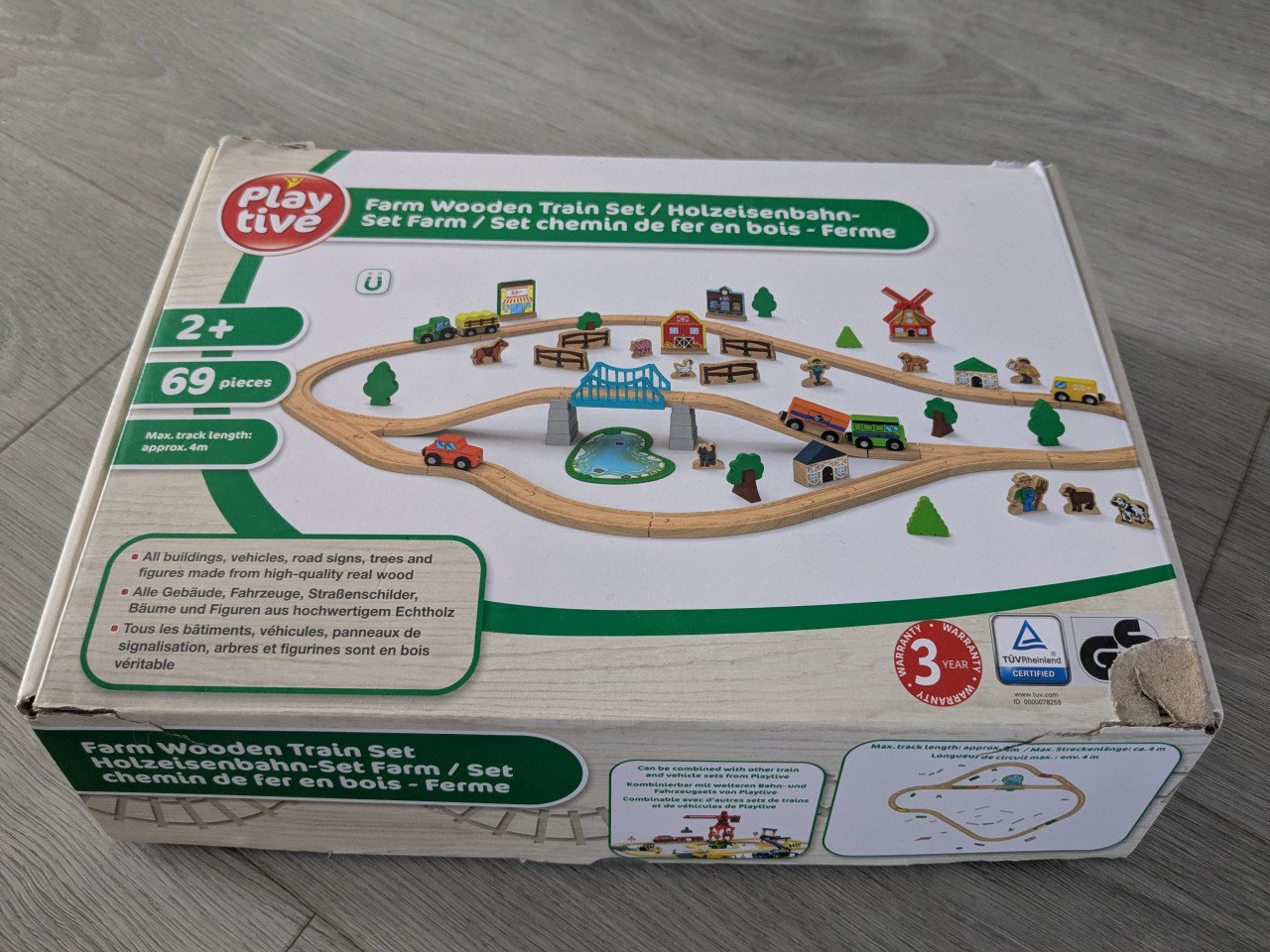 Houten treinbaan (zo goed als nieuw)