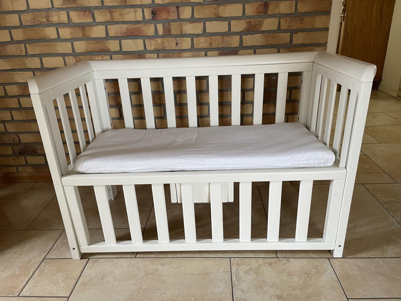 Co sleeper met matras en hoeslaken