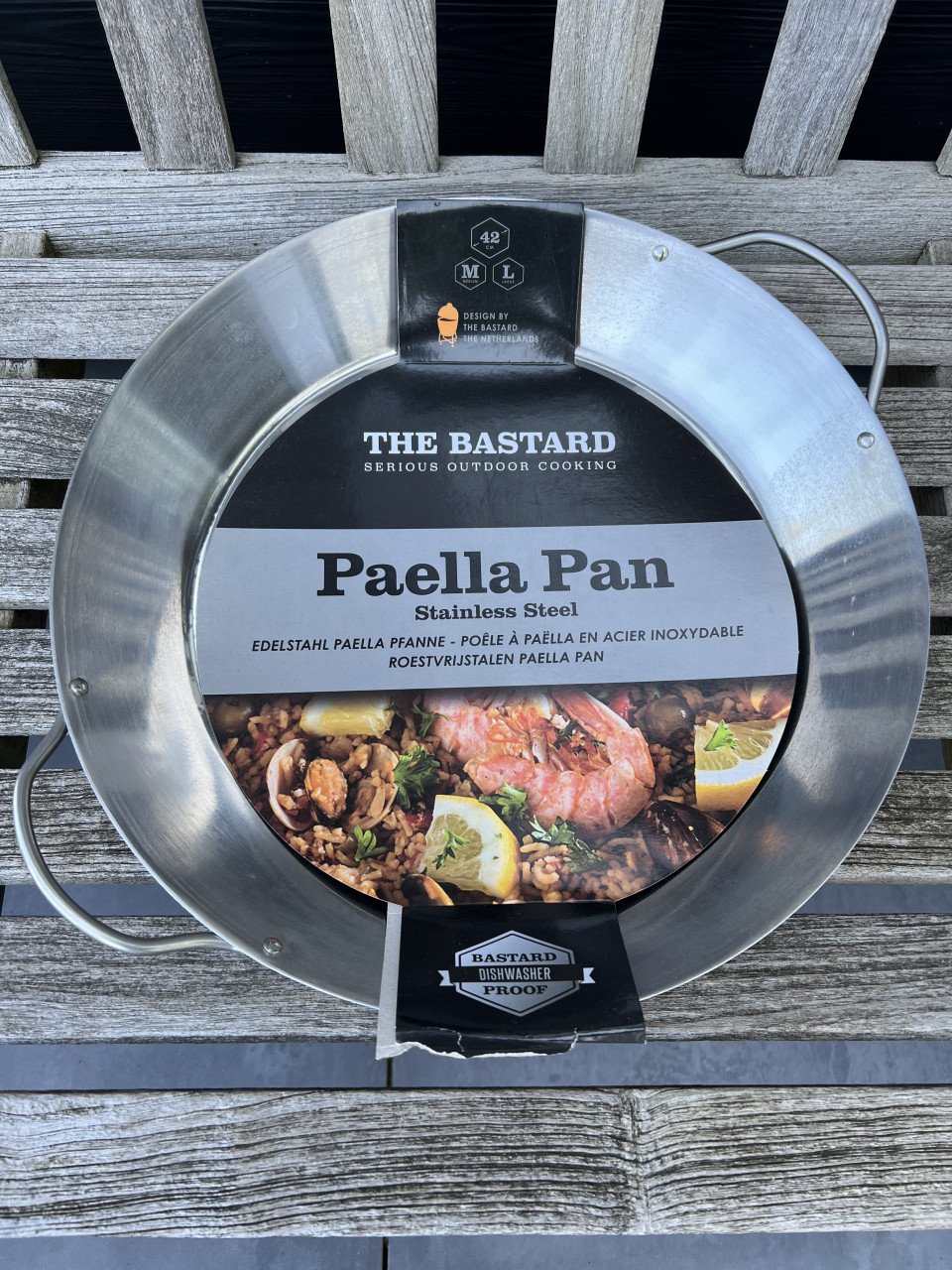 Schalen voor de BBQ. Vis en paella