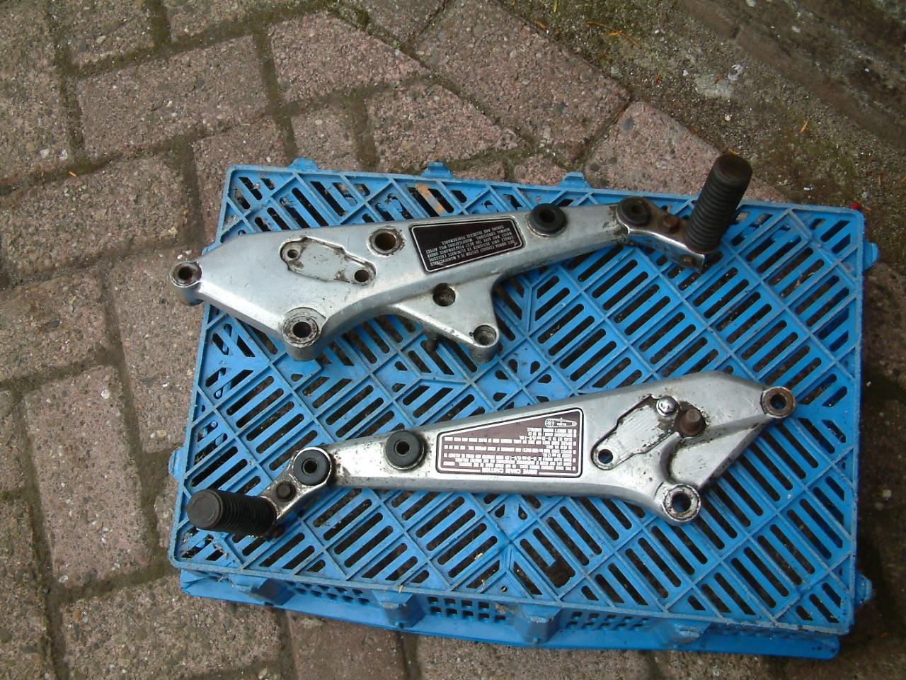 Div onderdelen  motoren uitlaatdempers /wielen /veren/voorvork enz