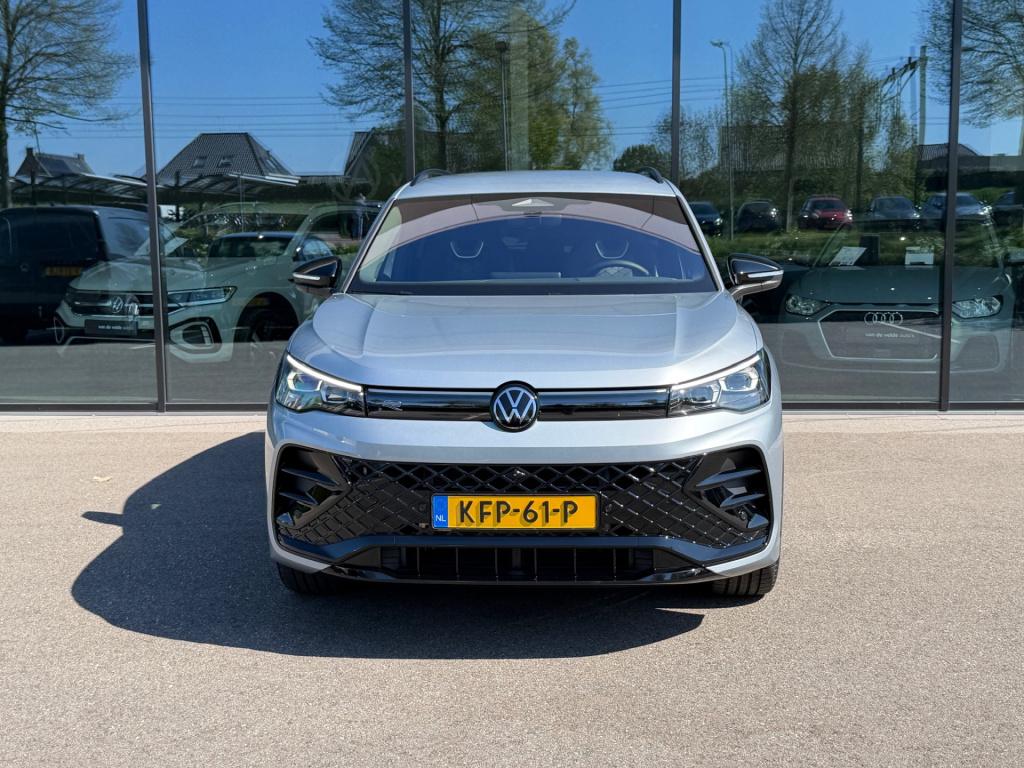 Volkswagen Tiguan 1.5 ehybrid r-line | black line | 360 camera | trekhaak |