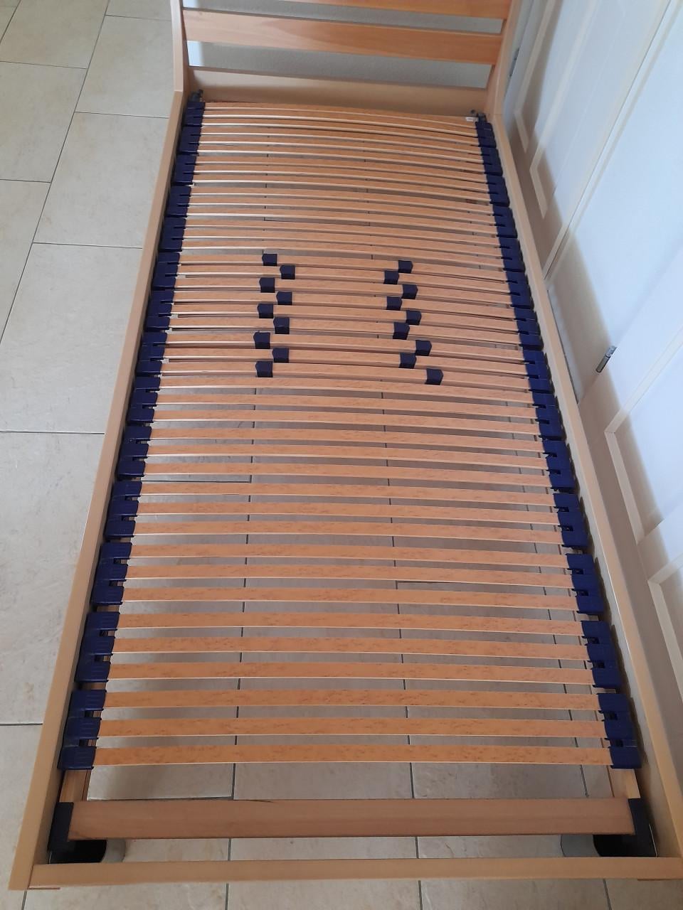 Mooi net 1 persoons bed 90 x 200 (in goede staat)