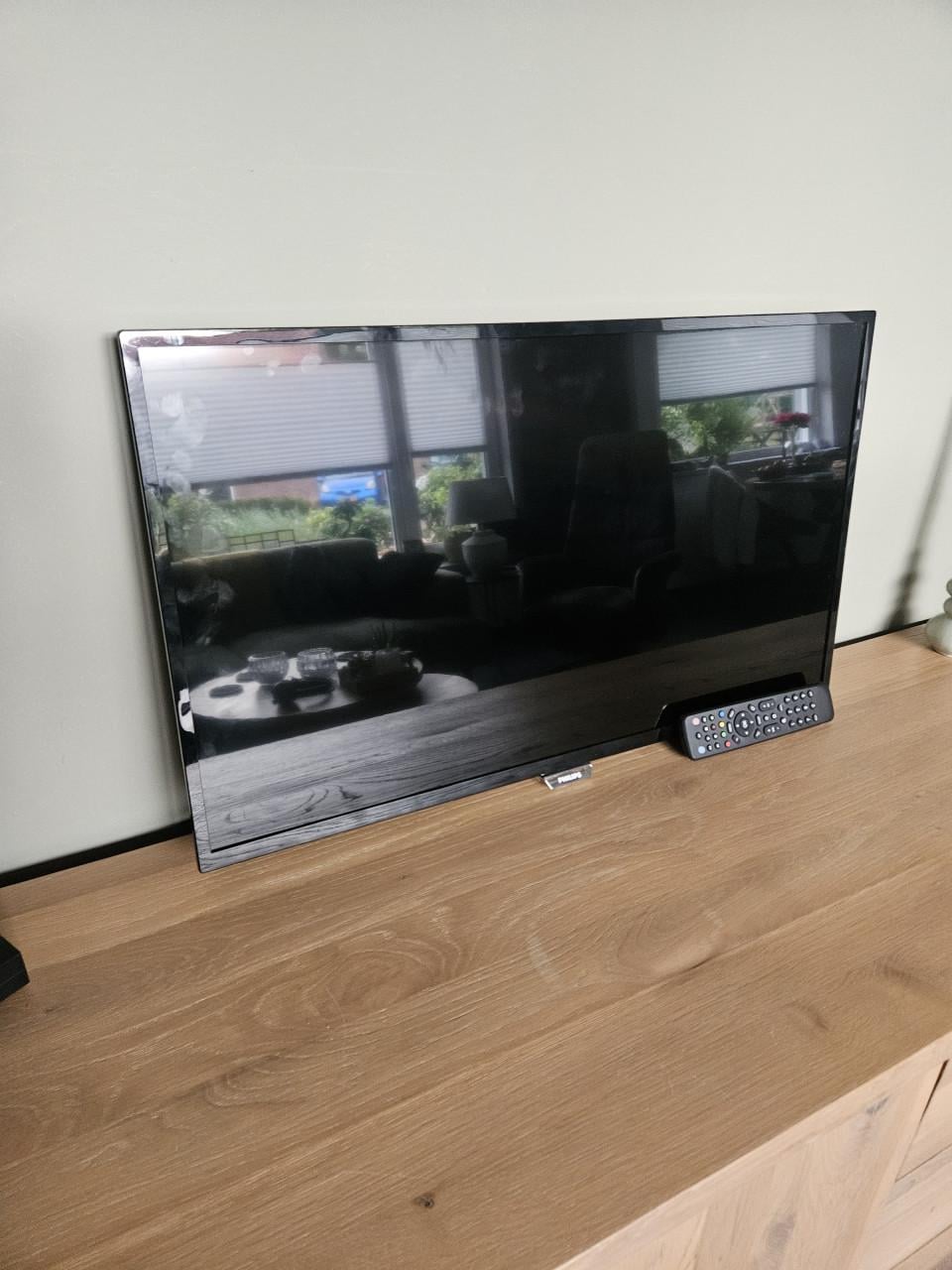 Tv met muursteun