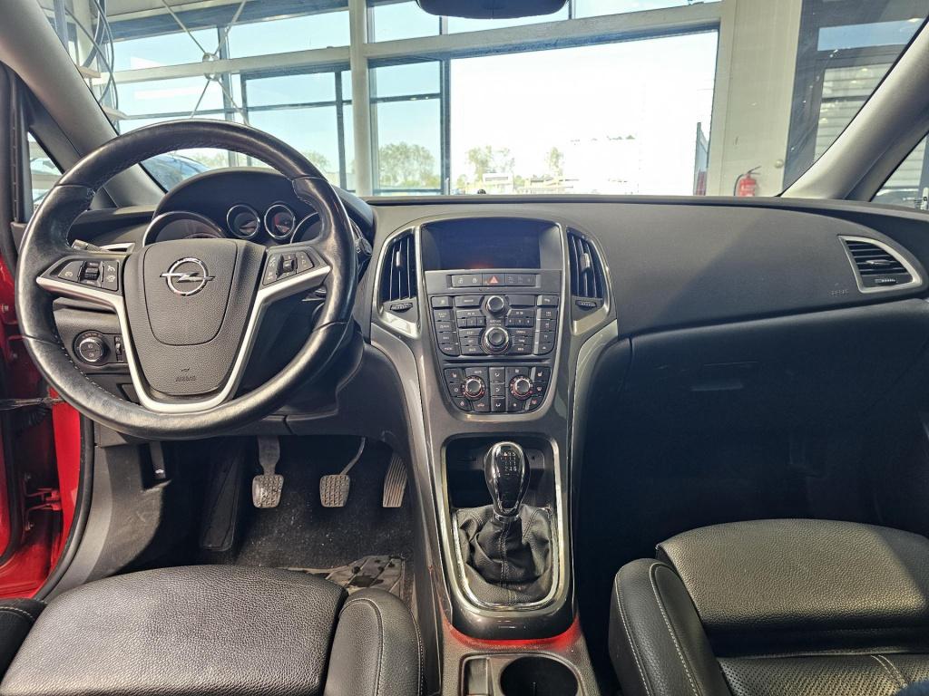 Opel Astra 1.6 turbo cosmo