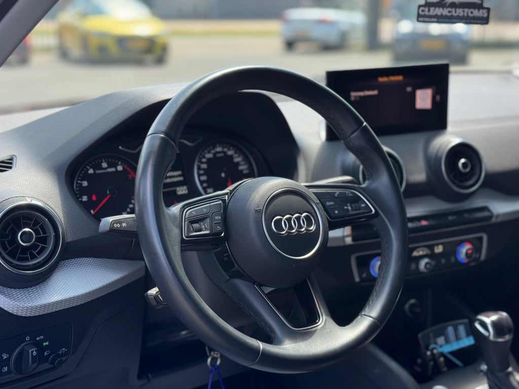 Audi Q2 35 tfsi advanced * led * camera * stoelverwarming * adaptieve cruis