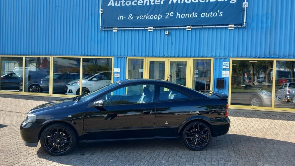 Opel Astra 2.2-16v