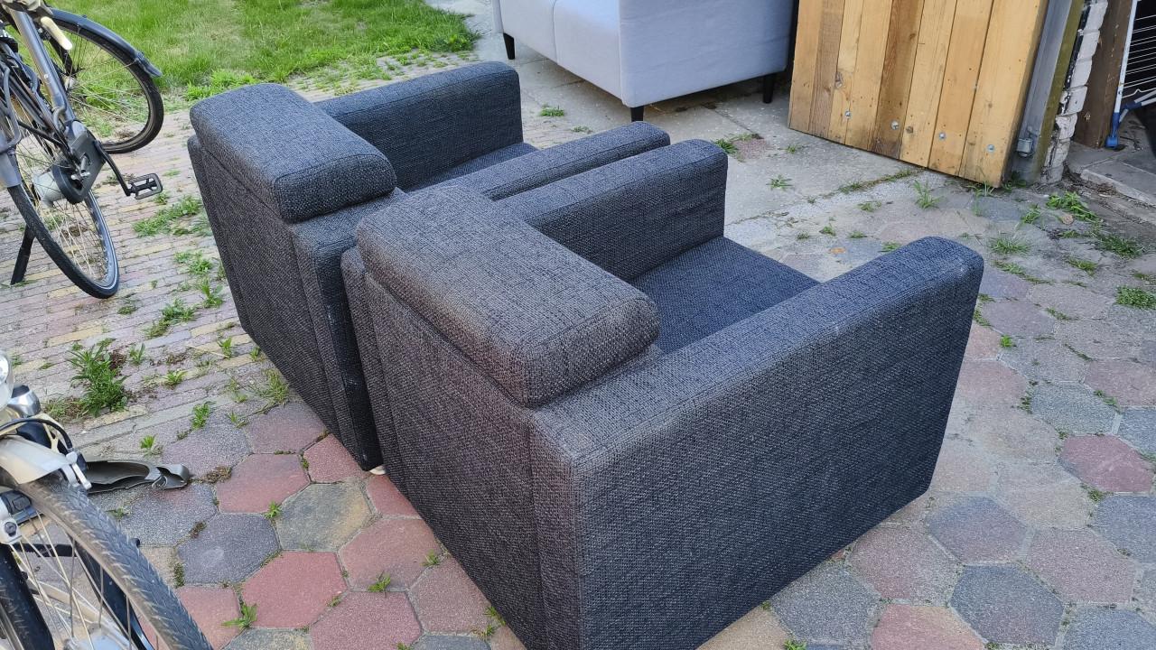 2 antraciete stoelen