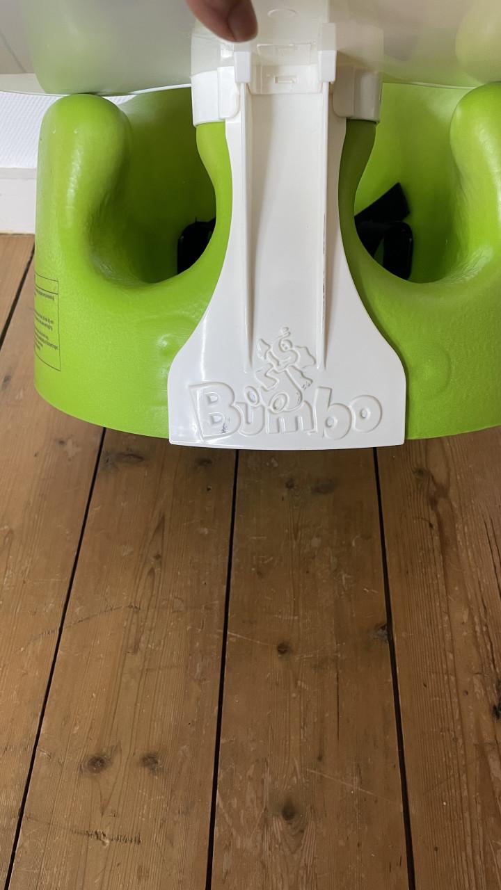 Bumbo babyzitje met eetblad