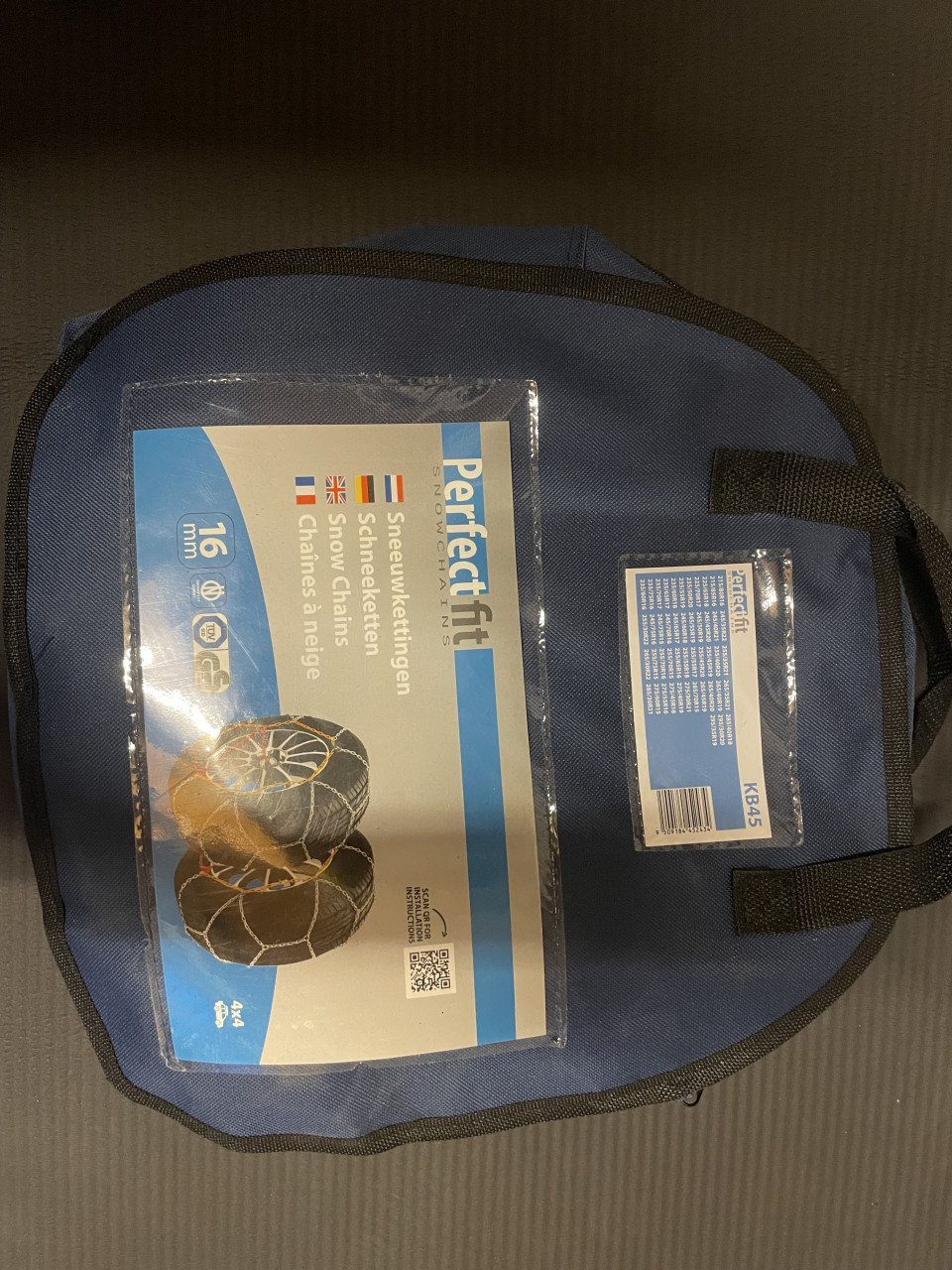 Nieuwe niet gebruikte sneeuwketting