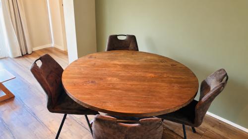 Ronde eettafel