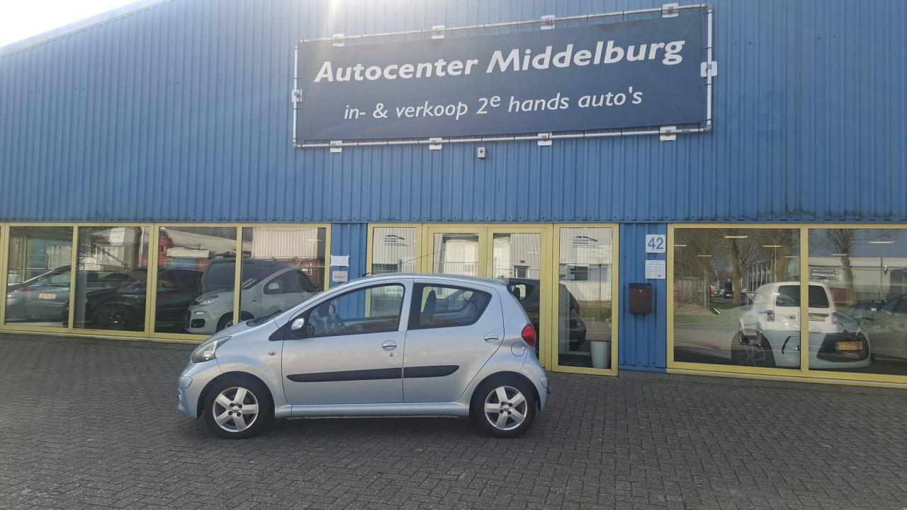 Toyota Aygo 1.0 12v Sport 5 deurs bj:2007 airco lm-velgen