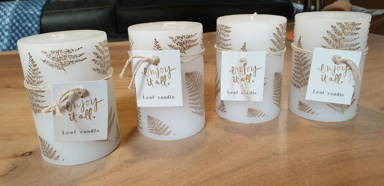 HEEL VEEL UITZOEK IN DECORATIE MAAR OOK VERLICHTING EN KASTEN VINDT U BIJ