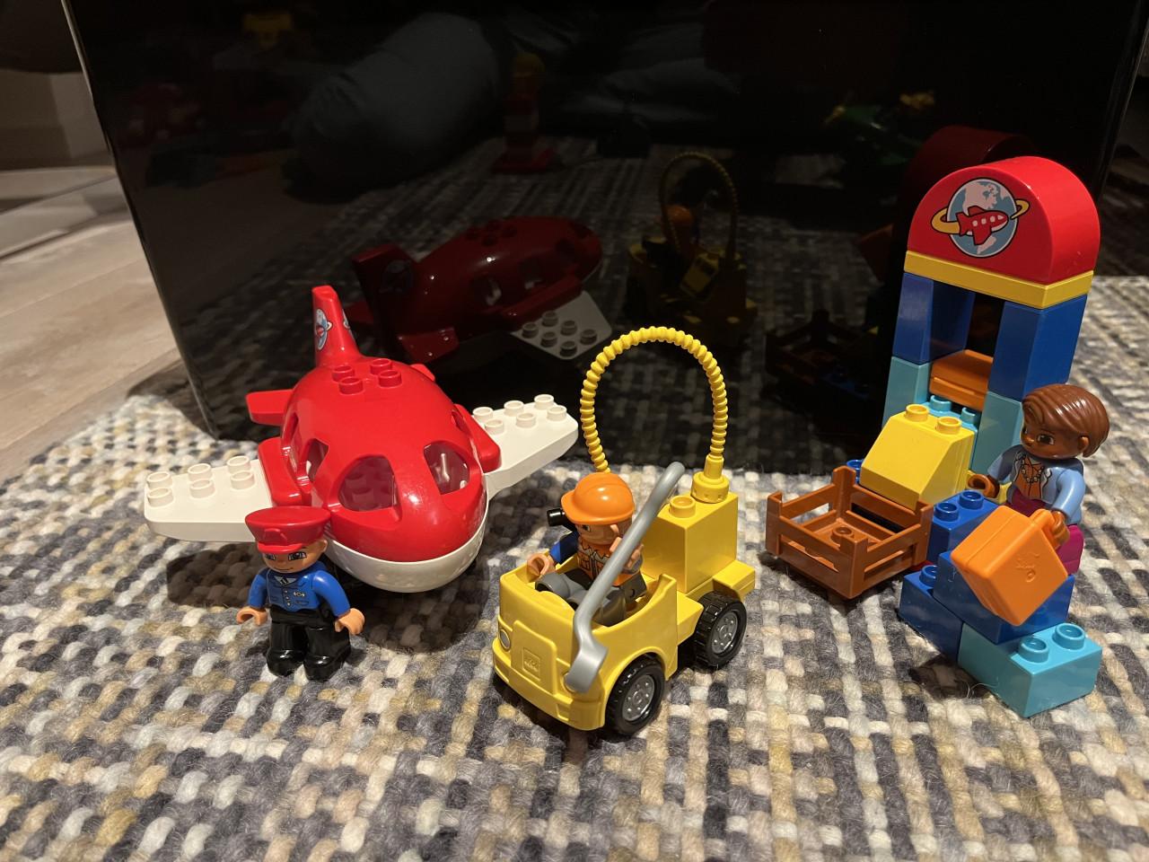 Duplo vliegveld 10590 & klein vliegtuig 10808