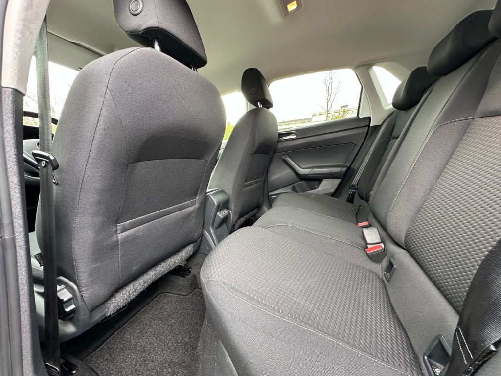 Volkswagen Polo 1.0 tsi comfortline business r-line camera virtual cockpit 