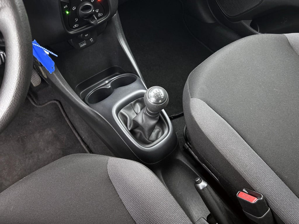 Toyota Aygo 1.0 vvt-i x-fun | airco | bluetooth
