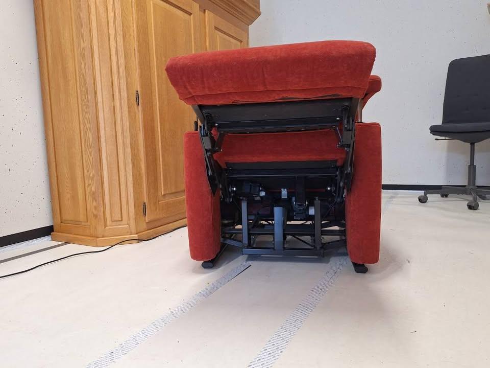 Fitform Zorgfauteuil erfgonomische sta-op-stoel met kantelfunctie etc.