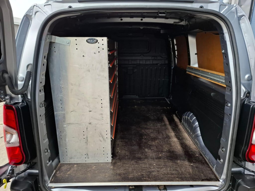 Opel Combo 1.5d l2h1 edition automaat / airco / cruise controle / trekhaak 