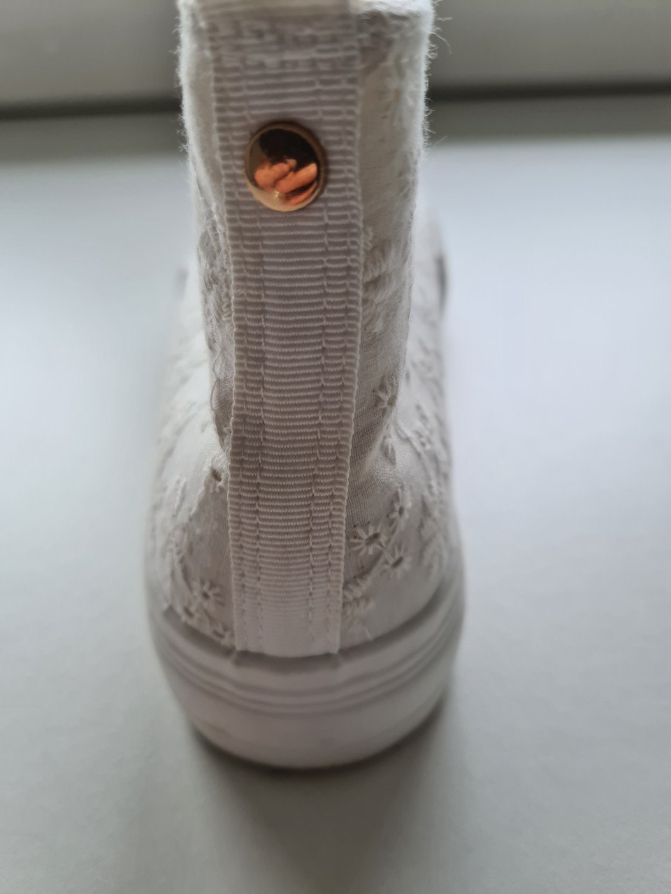 Nieuwe broderie hoge witte sneakers van Primark  Maat 39