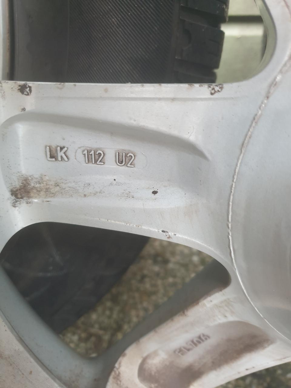 Velgen met winterbanden 215/65R16 voor golf enz