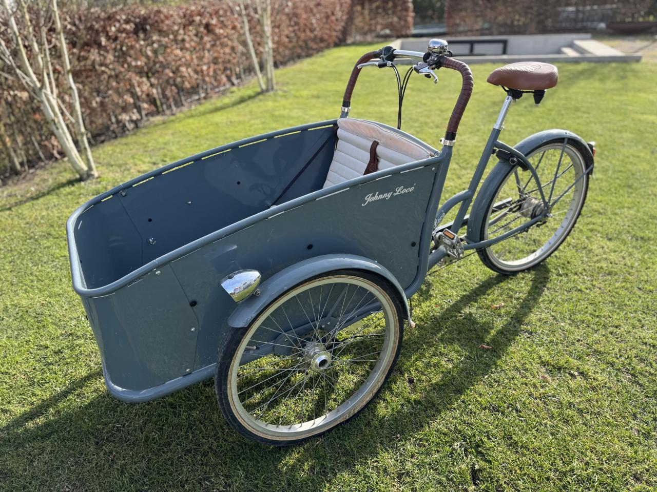 Johnny Loco bakfiets. Altijd binnen gestaan.