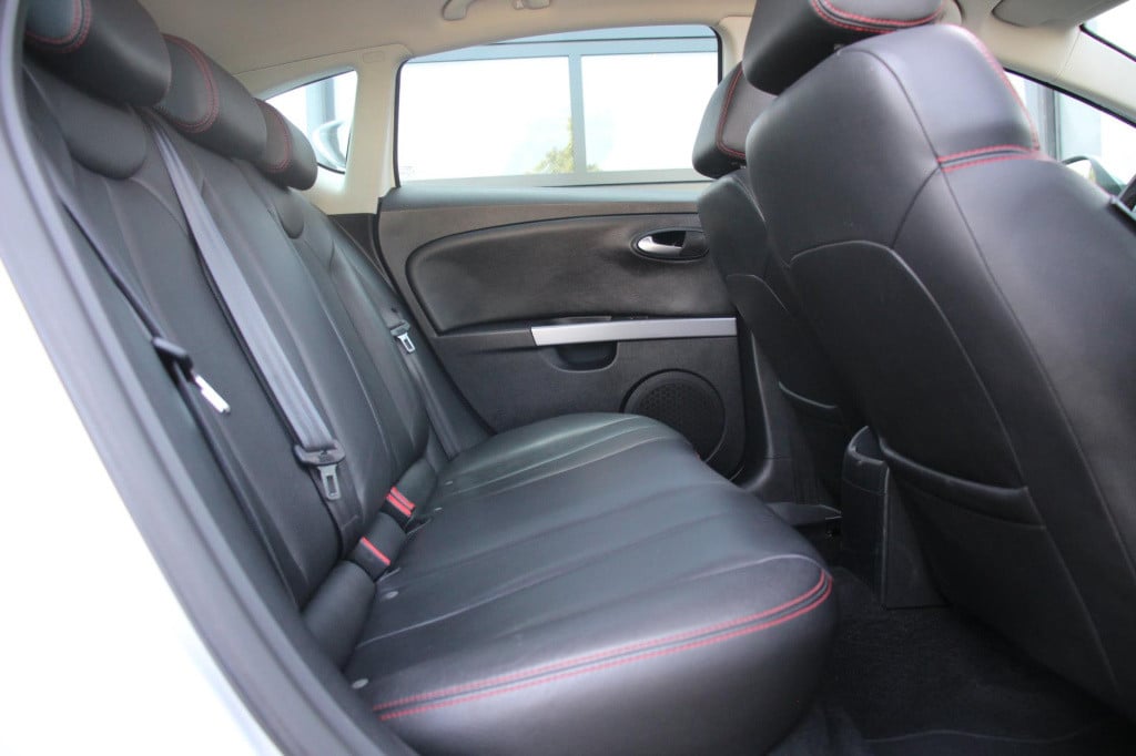 Seat Leon 1.2 tsi copa - leder - schuifkantel - trekhaak - xenon - pdc - na