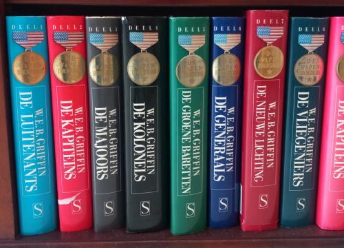 Serie De Wapenbroeders