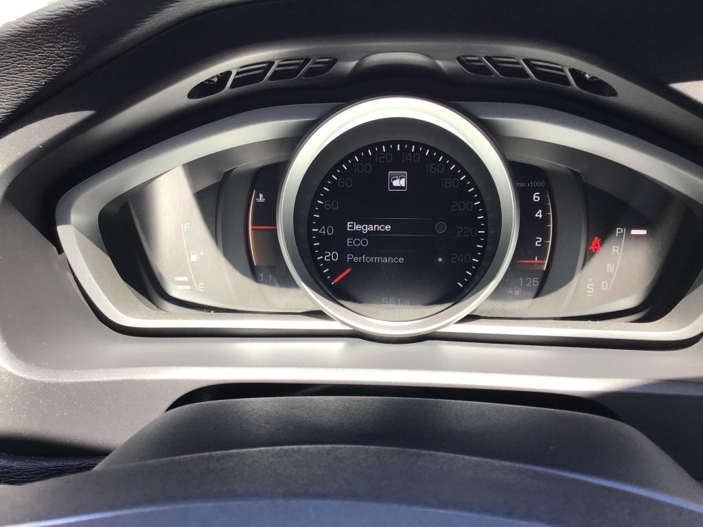 Volvo V40 cross country 1.5 t3 nordic+ nieuwstaat 1e eigenaar navi voc