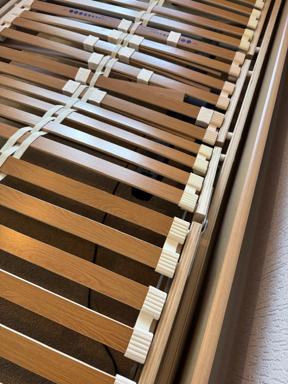 Senioren  ledikant electrice  hout