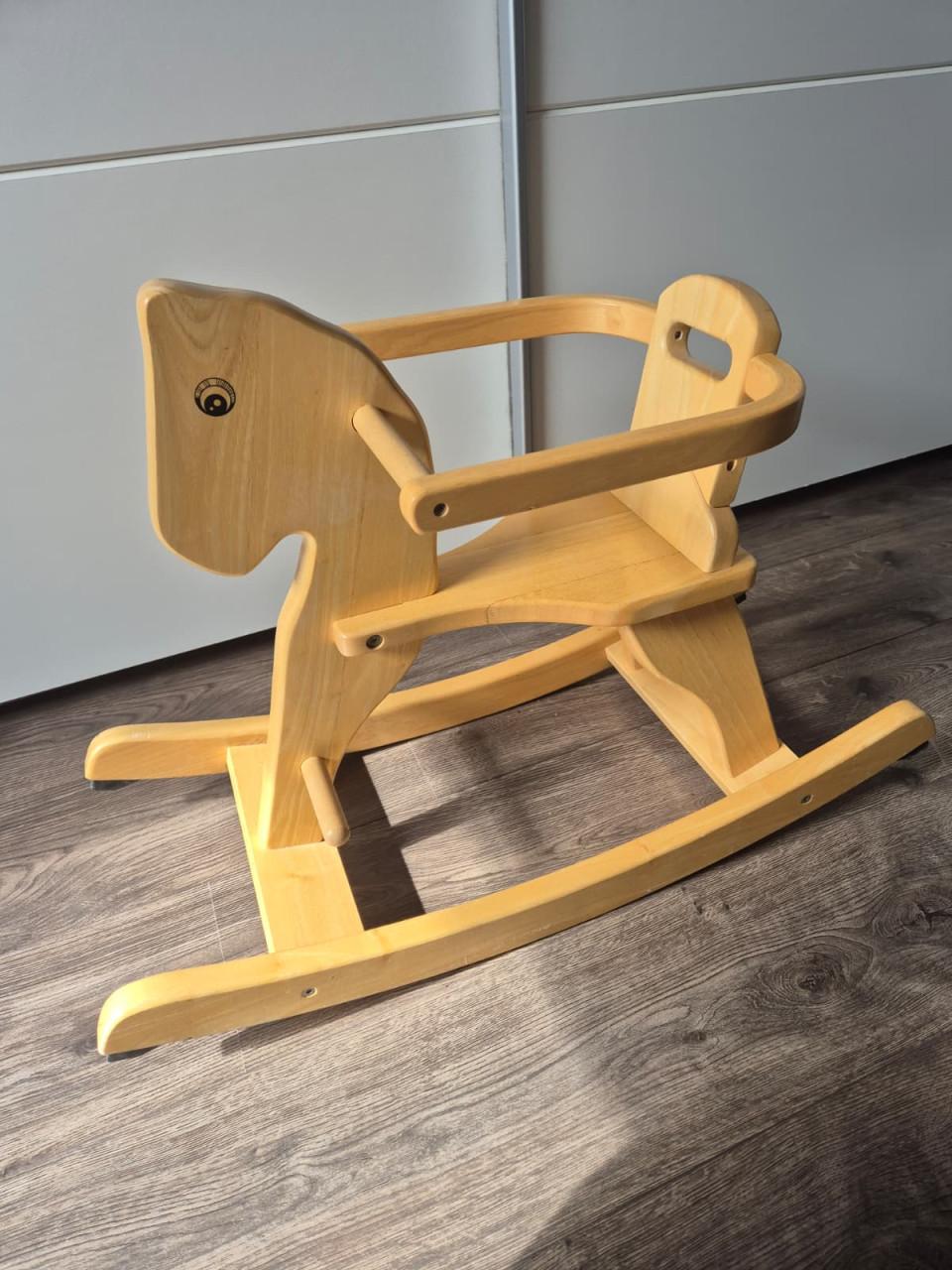Houten hobbel paardje