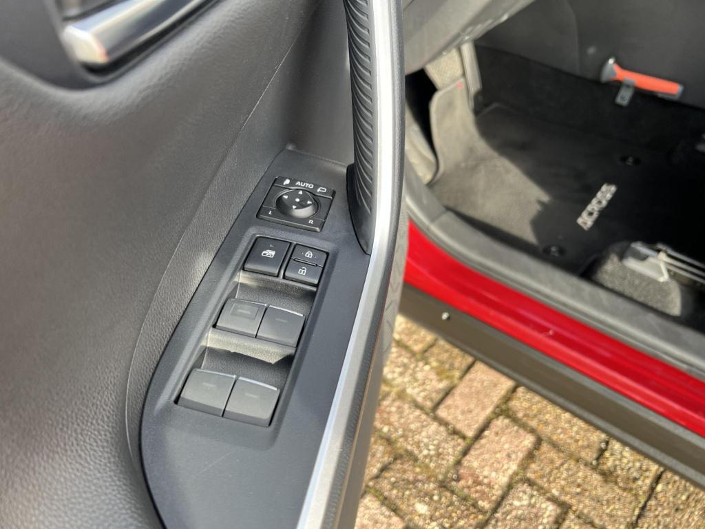 Suzuki Across 2.5 plug-in hybrid style