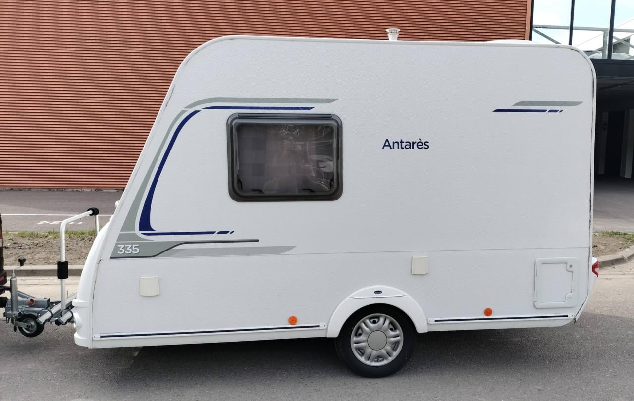 Caravelair 335 (2016!!!) met voortent