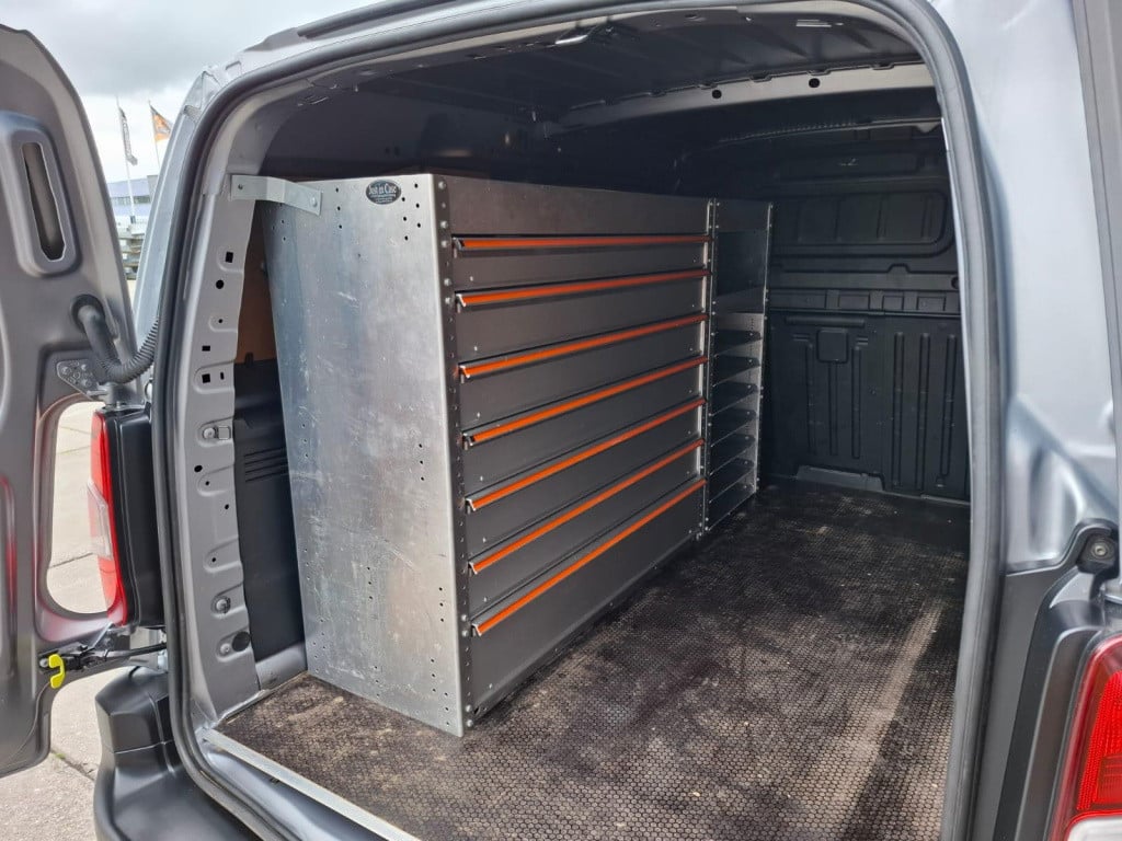 Opel Combo 1.5d l2h1 edition automaat / airco / cruise controle / trekhaak 