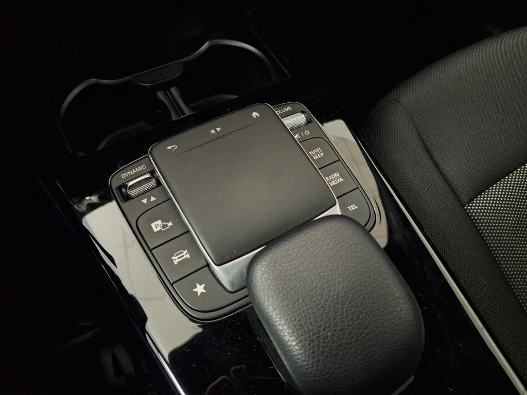 Mercedes-Benz Cla shooting brake 180 business sol. | panoramadak | stoelver