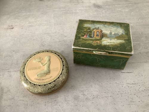 Vintage D.E. Theeblik + Tjoklat Camee Pastilles Blikje