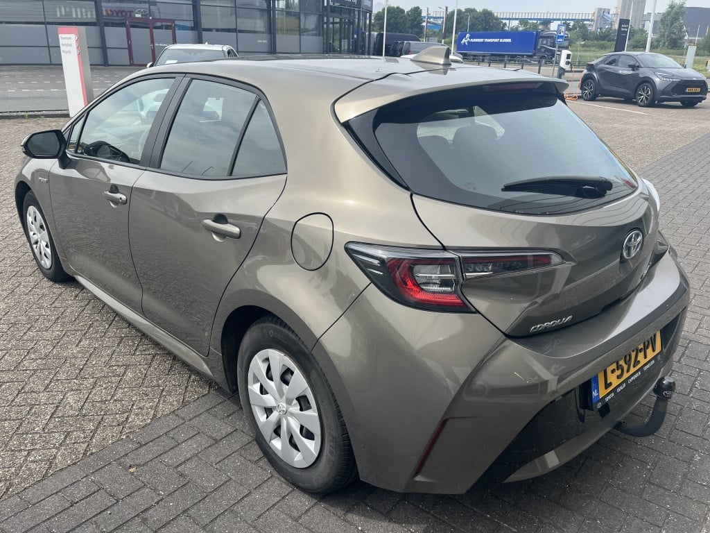 Toyota Corolla | nieuw binnen | 1.8 hybrid comfort | camera | trekhaak |